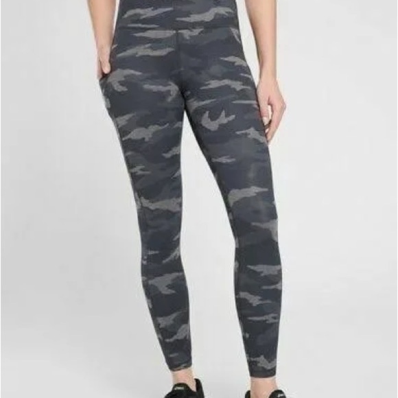 Athleta Ultimate Stash Pocket Camo Women's 7/8 Leggings Tights - Picture 3 of 15